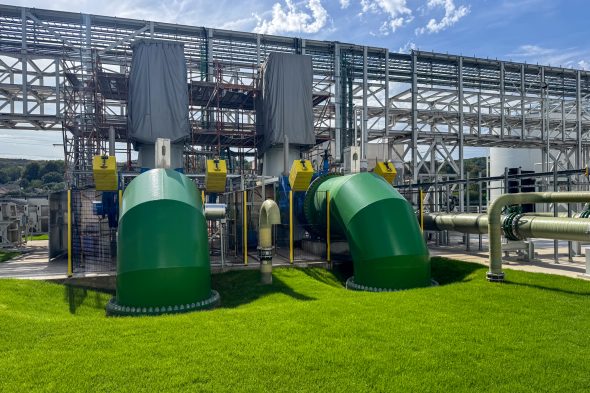 Das Gebäude der neuen Gas- und Dampfkraftanlage von Engie in Flémalle