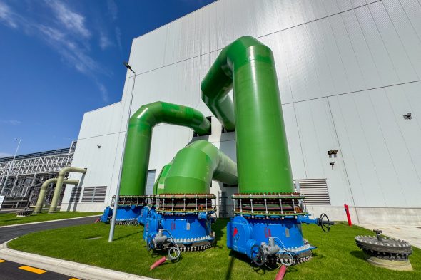 Das Gebäude der neuen Gas- und Dampfkraftanlage von Engie in Flémalle