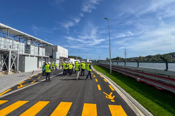 Das Gebäude der neuen Gas- und Dampfkraftanlage von Engie in Flémalle