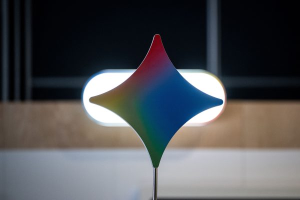 Das Gemini-Logo ist auf der „ALL IN 2026“-Konferenz im Palais des Congrès de Montréal in Montréal zu sehen. „ALL IN“ ist Kanadas größte Veranstaltung zum Thema künstliche Intelligenz und Technologie.