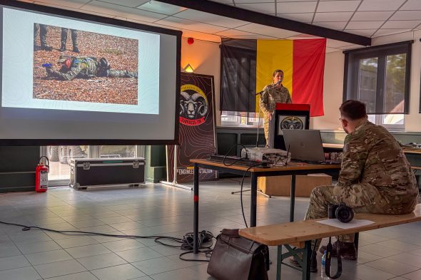 Jugendliche im Militärdienst