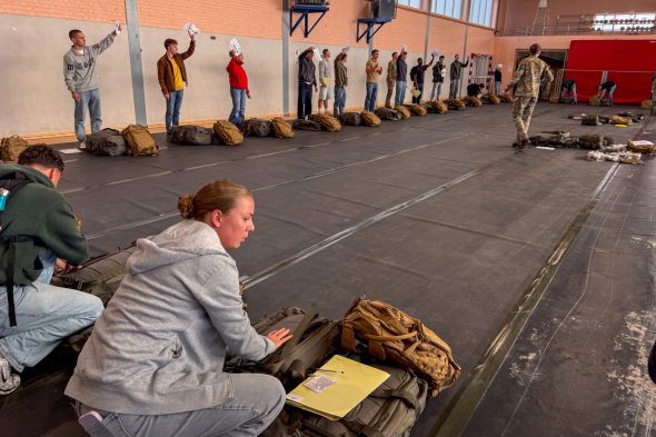 Jugendliche im Militärdienst