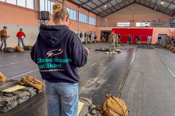 Jugendliche im Militärdienst