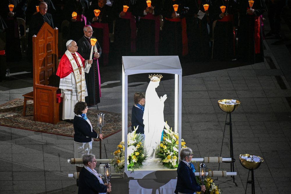 Papst Leo in Lourdes