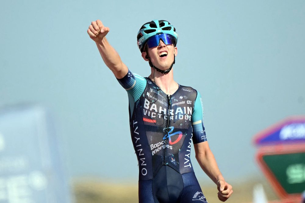 Jakob Omrzel gewinnt die zwölfte Etappe der Vuelta und reckt die Faust