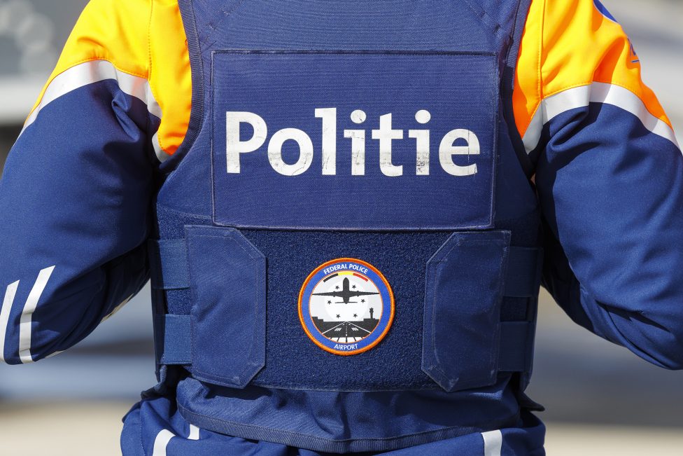 Polizist am Flughafen Zaventem