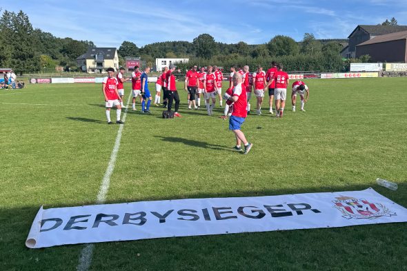 Spruchband "Derbysieger"