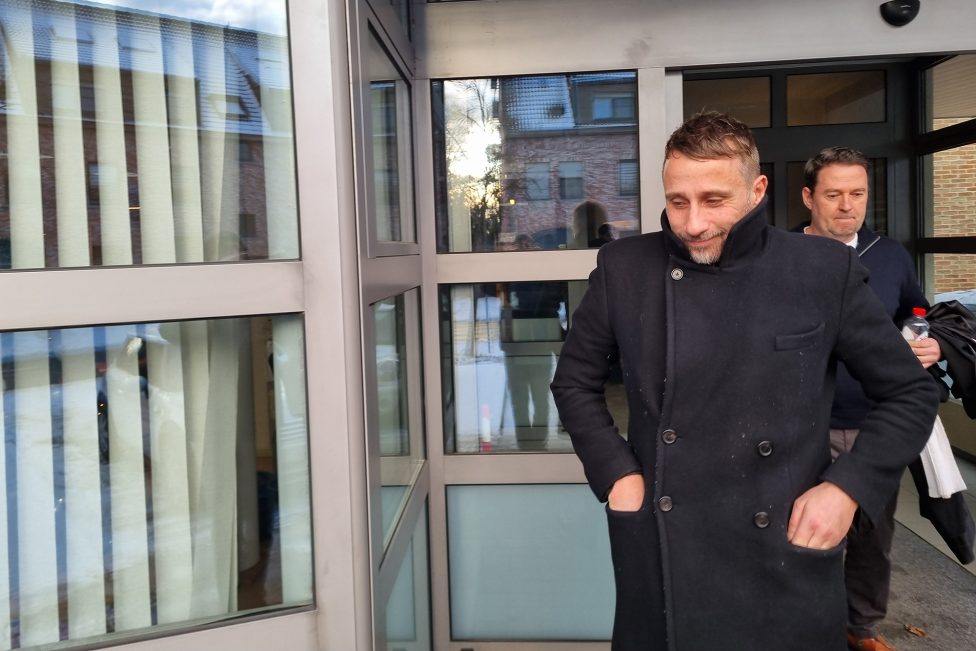Schauspieler Matthias Schoenaerts vor dem Polizeigericht in Beringen