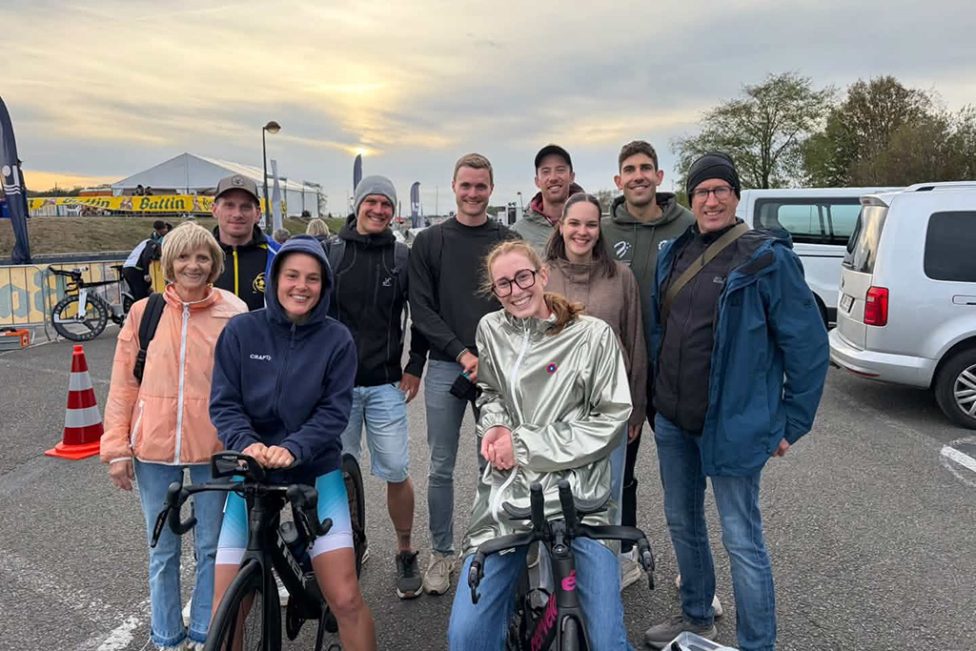 Romy Schröder oder Julia Lemaire mit Familie und Freunden