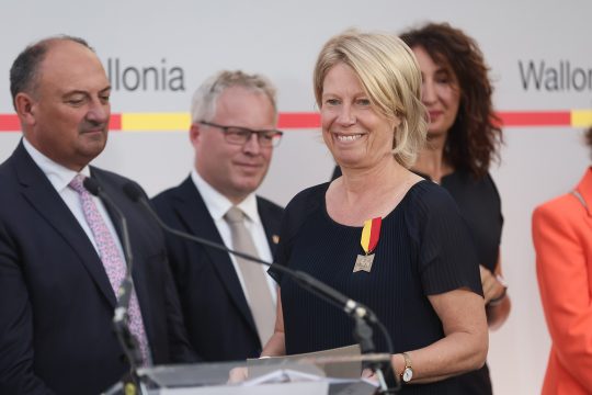 Sybille Mertens ist 2023 für ihre Forschung mit der Auszeichnung "Mérite Wallon" geehrt worden