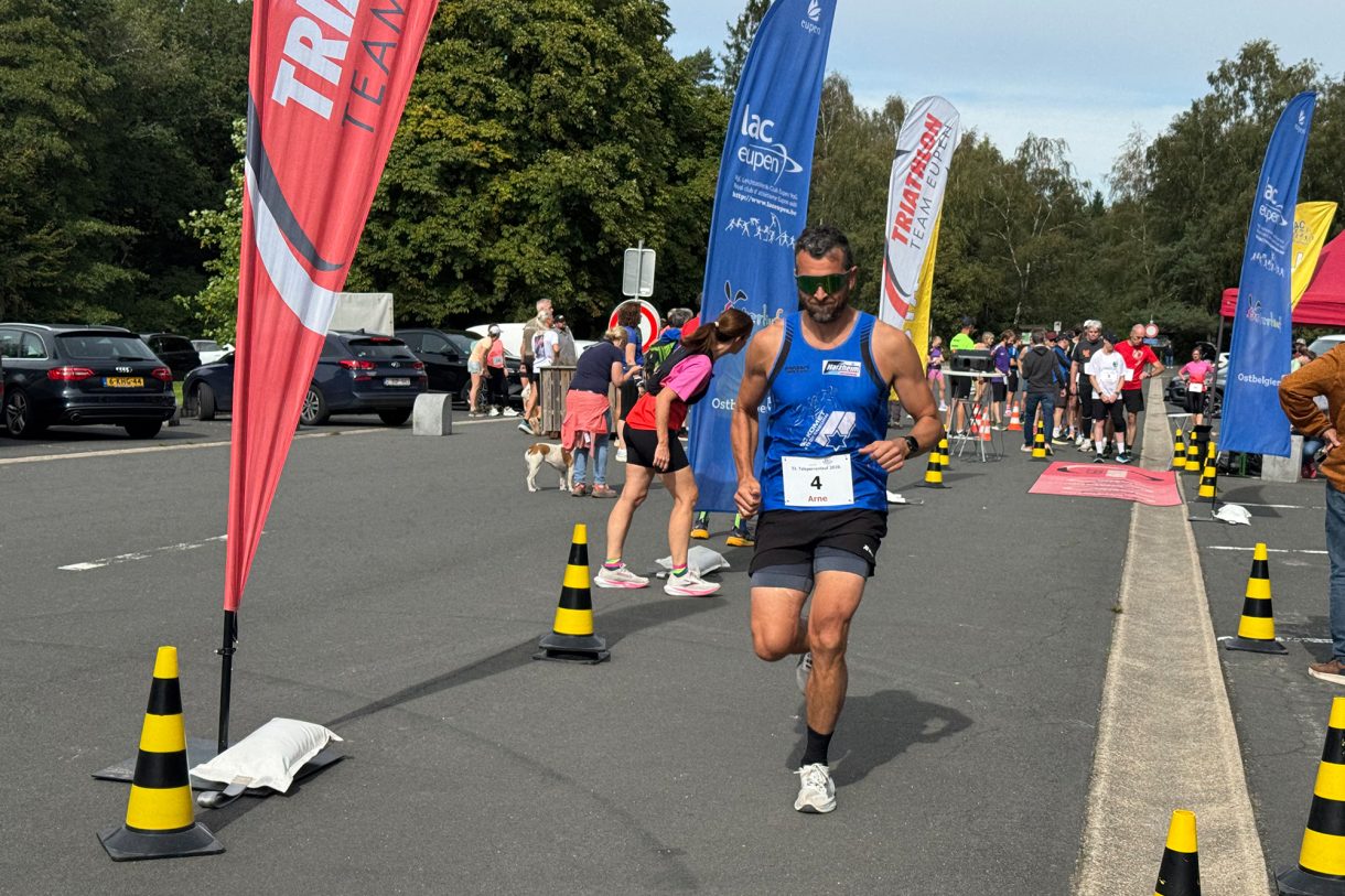 Läufer beim Talsperrenlauf in Eupen