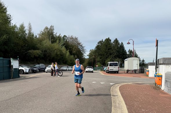 Läufer beim Talsperrenlauf in Eupen