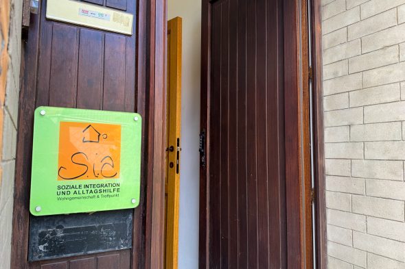 Türschild mit der Aufschrift SIA