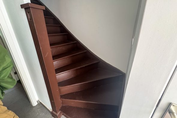Treppe in einer Trainingswohnung in Eupen