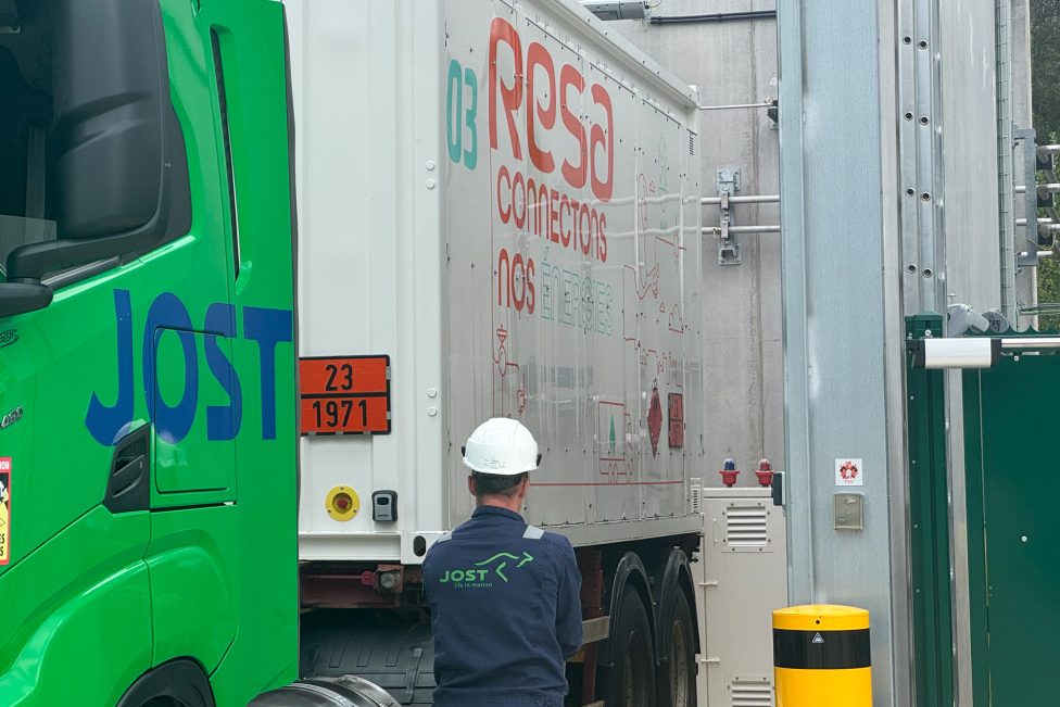 LKW von Resa mit der CNG-Gas-Ladung