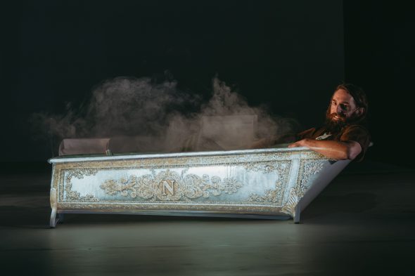 Schauspieler des Theaterstücks auf der Bühne