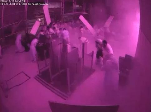 Überwachungskamerabilder vom Angriff auf den Flughafen in Riad am 11. Oktober 2026