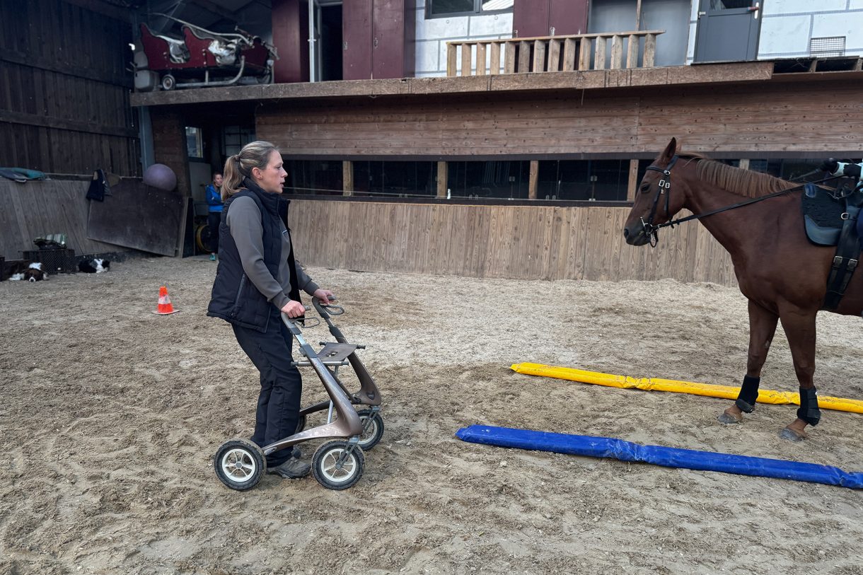 Anne Kirsch und Pferd Honey in der Reithalle