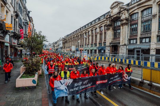 Gewerkschafter ziehen durch die Straßen von Brüssel