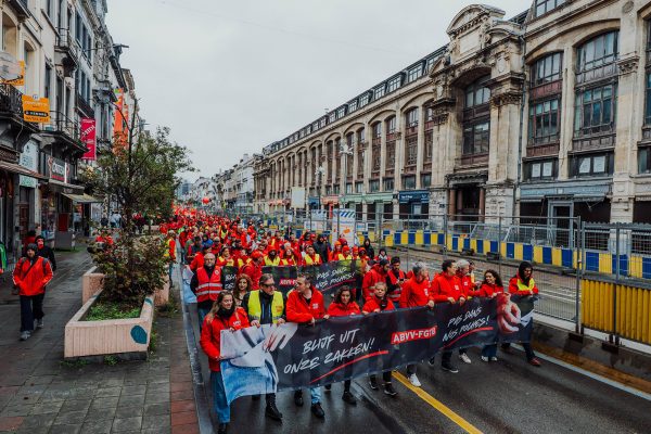 Gewerkschafter ziehen durch die Straßen von Brüssel