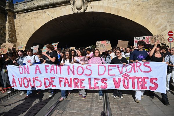 Banner mit dem Text "Wir haben unsere Hausaufgaben gemacht. Macht eure!"