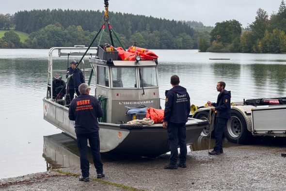 Flugzeugwrack wird aus dem Bütgenbacher See gefischt