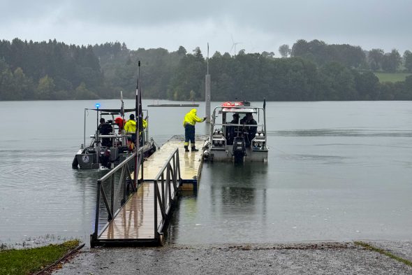 Flugzeugwrack wird aus dem Bütgenbacher See gefischt