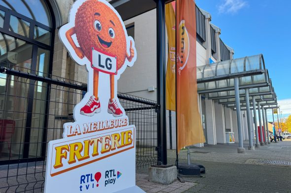 Aufsteller des Wettbewerbs "La Meilleure Friterie" von RTL tvi