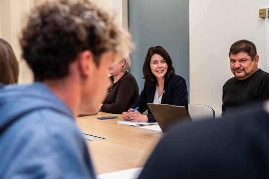 Bildungsministerin Valérie Glatigny bei einer Versammlung am 7. Oktober
