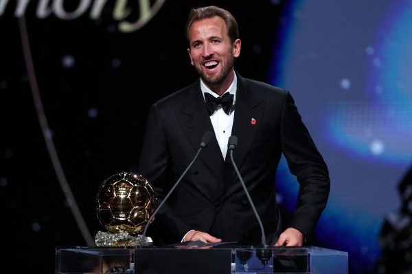Harr Kane mit dem Ballon d'Or
