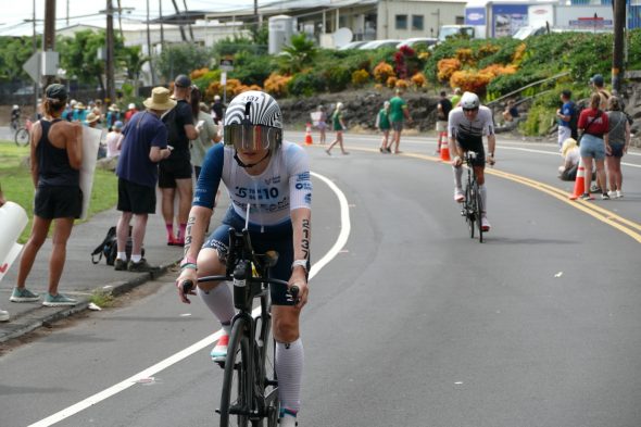 Jana Backes auf dem Rad beim Ironman