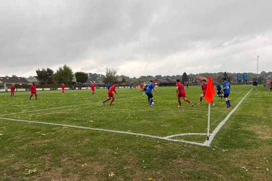 Spielszene in der Nähe der Eckfahne
