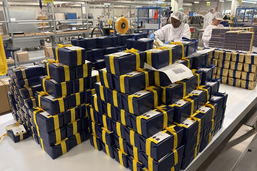 Pralinenpackungen in der neuen Leonidas-Fabrik in Nivelles