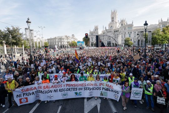 Menschen bei der Demonstration in Madrid