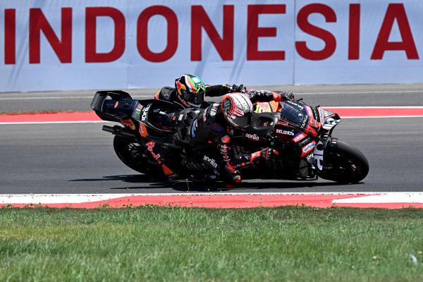 Bezzecchi auf dem Motorrad beim MotoGP-Rennen von Indonesien
