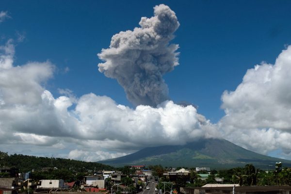 Ausbruch des Vulkans Mayon auf den Philippinen