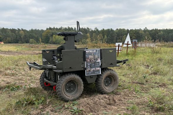 Militärfahrzeug bei der Übung