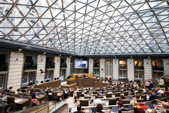 Der Saal bei der Plenarsitzung im flämischen Parlament in Brüssel