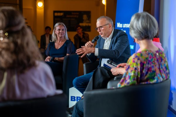 Teilnehmer der Podiumsdiskussion im BRF-Funkhaus
