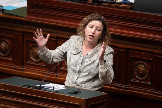 Sarah Schlitz (Ecolo) bei der Kammersitzung am Dienstag