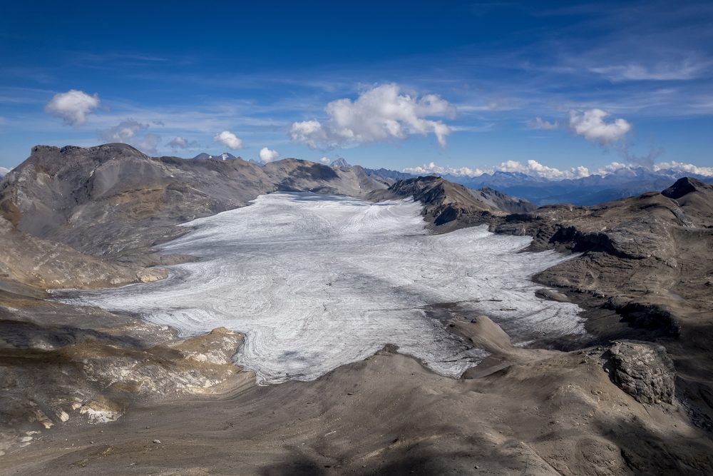 Plaine-Morte-Gletscher nahe des Ferienorts Crans-Montana in der Westschweiz mit nur noch wenig Eis