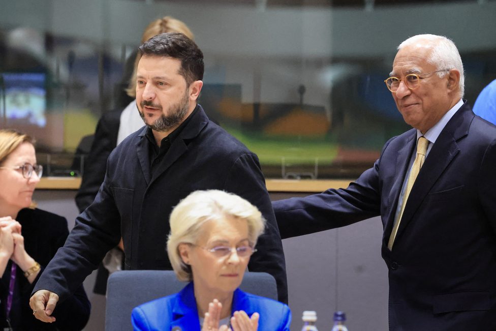 Der ukrainische Präsident Wolodymr Selenskyj EU-Ratspräsident Antonio Costa und EU-Kommissionspräsidenten Ursula von der Leyen