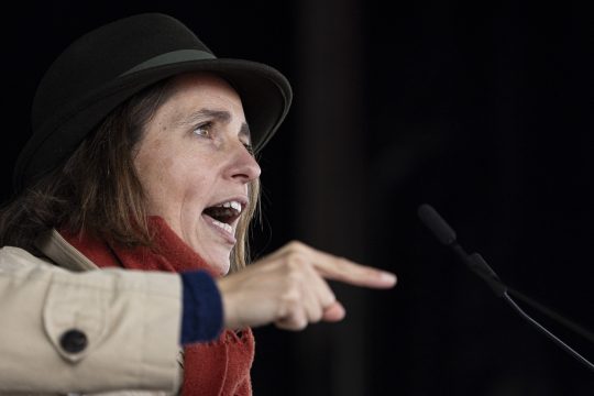 Die Generalsekretärin des französischen Gewerkschaftsverbands „Confédération générale du travail“ Sophie Binet, hält in Straßburg eine Rede