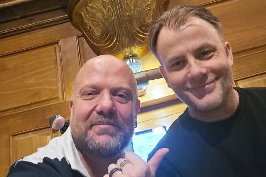 Stephan Laschet und Bernd Rohleder vor einer Orgel