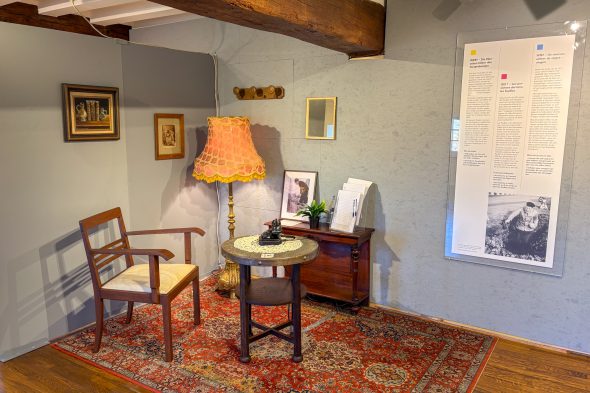 Wohnzimmer" der Ausstellung