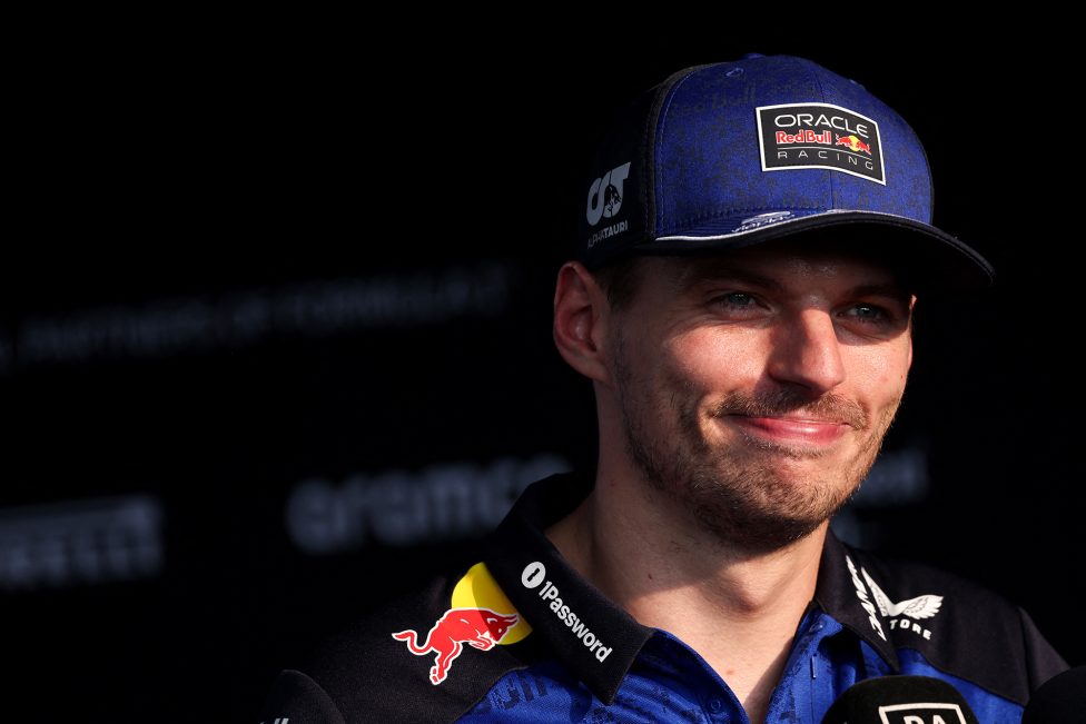 Max Verstappen lächelt nach der Qualifikation in Malaysia