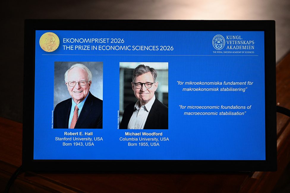 Die beiden Träger des Nobelpreis für Wirtschaftswissenschaften Robert E. Hall (links) und Michael Woodford
