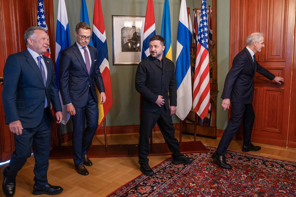 Der US-Gesandte Witkoff, Finnlands Präsident Stubb, der ukrainische Präsident Selenskyj sowie Norwegens Ministerpräsident Gahr Store kommen in Oslo zu Beratungen zusammen