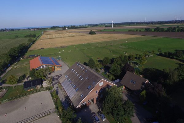 Luftbild des Traberhofs Hooksiel