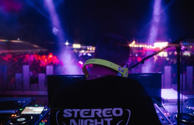 Stereo Night